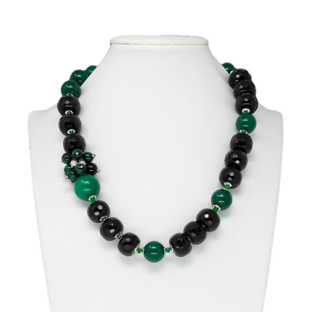 Collana in nice nero e giada verde